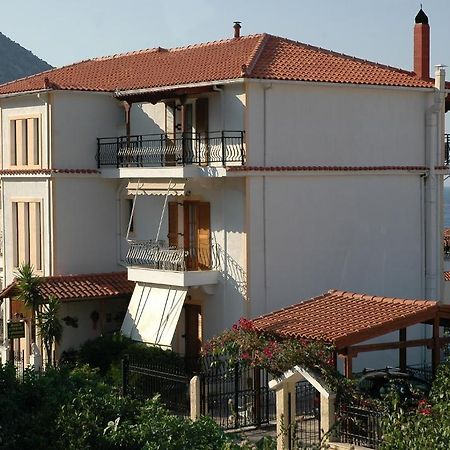 Makis Studios & Apartments Poros  Exterior foto