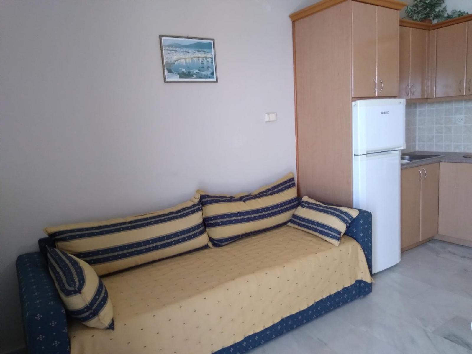 Makis Studios & Apartments Poros  Exterior foto