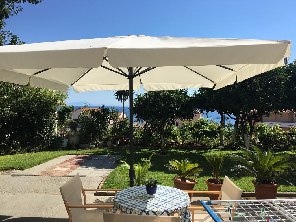 Makis Studios & Apartments Poros  Exterior foto
